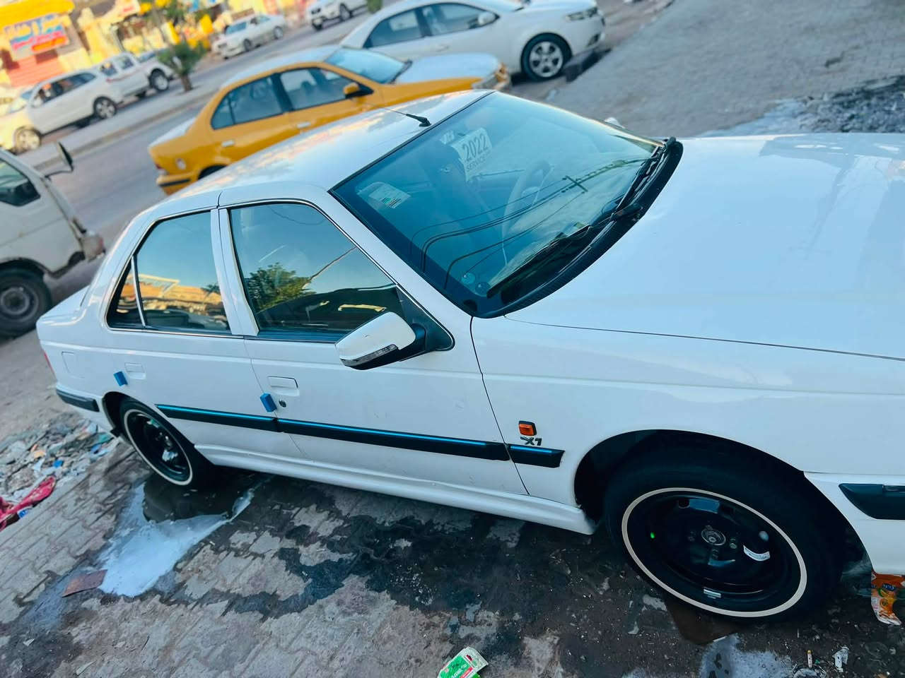 سلام عليكم بيجو بارص
مديل2017سيارة جهزه من كلشي 
بيها باب وجاملغ ولباقي كفالة عامة رقم نجف نكليزي 
حداديه وكير ومكينه جديده 
تبريد ثلج مكان سيارة نجف
حي العسكري السعر58وبيها مجال بصيط ***********
