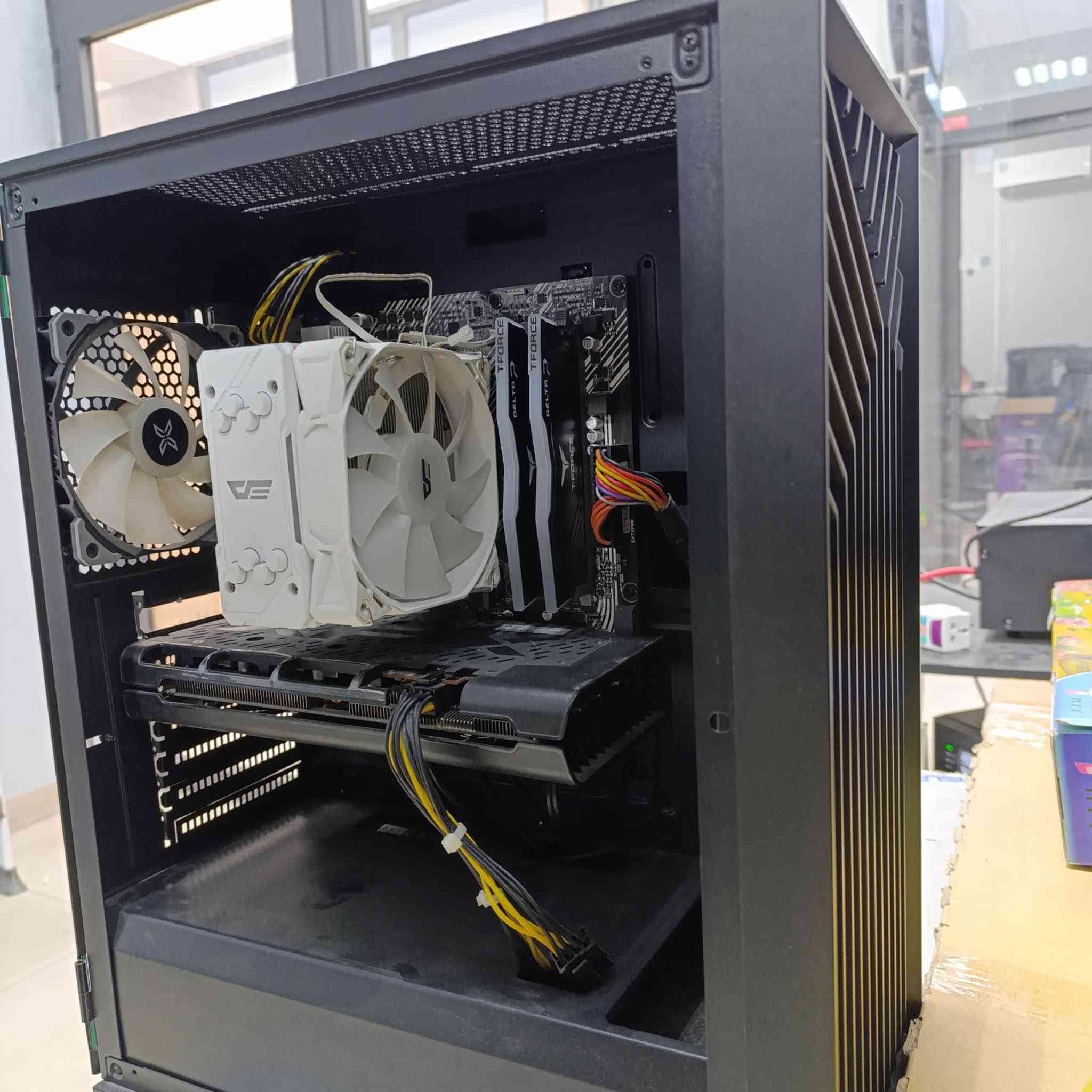 Cpu Ryzen 5 5500 
MB asus prime b450
Ram 2x8 16gb
Hard lexar 1tb 
GPU rx 5600 xt 6gb
Cooler darck flash air
Psu 600w xigmatek
Case midtower

0750 788 11 69 أربيل, العراق
