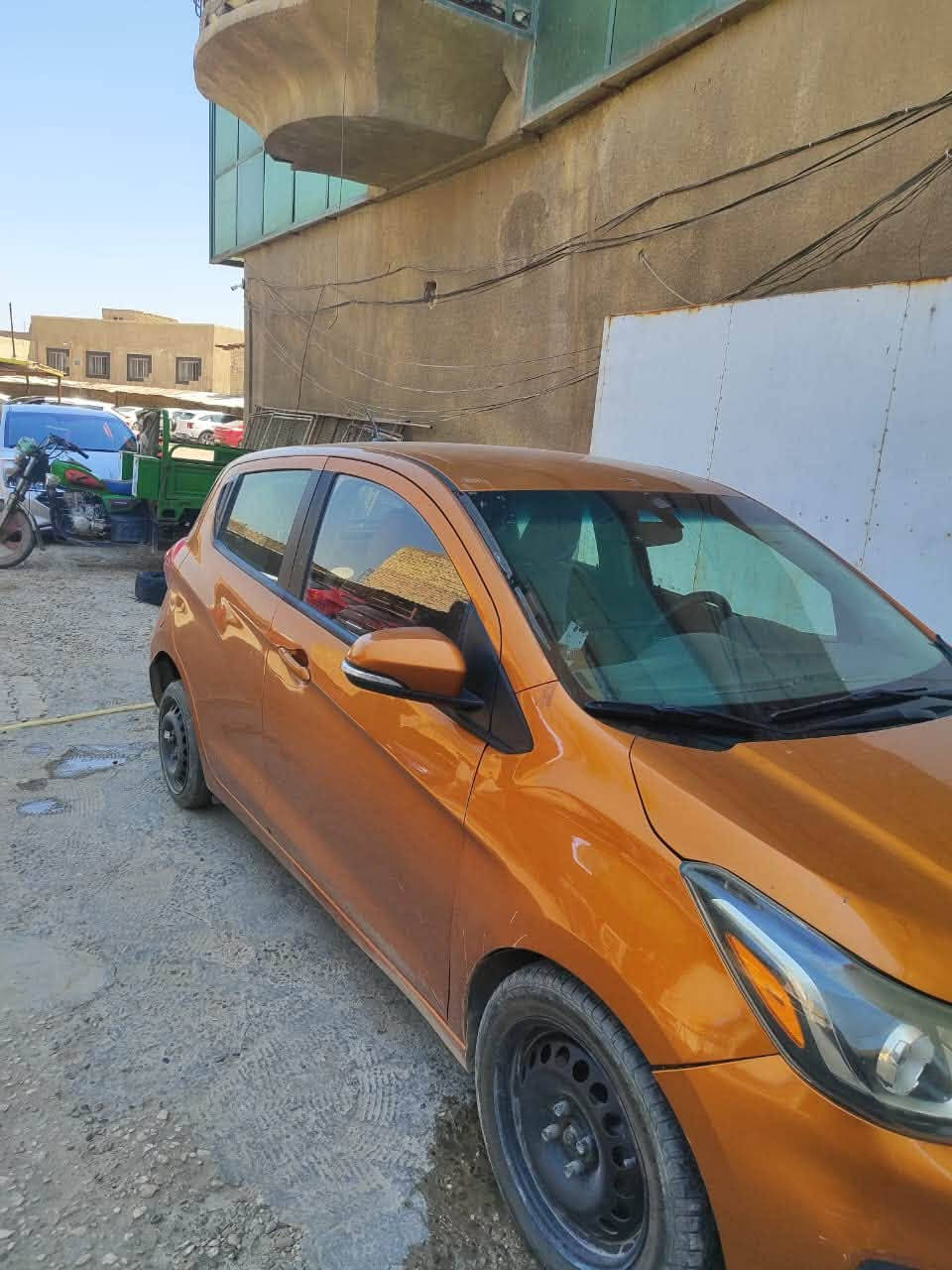 السلام عليكم شوفر سبارك 2019.  شكل ال20 سياره جديده ممشى قليل وبدون حادث بيها باردات ورشات قليله  صور حادث بل منشور رقم بابل مكانها حله سعر 85 بيها شي قليل سياره مكينه كير تبريد حداده بل كارتون ***********

