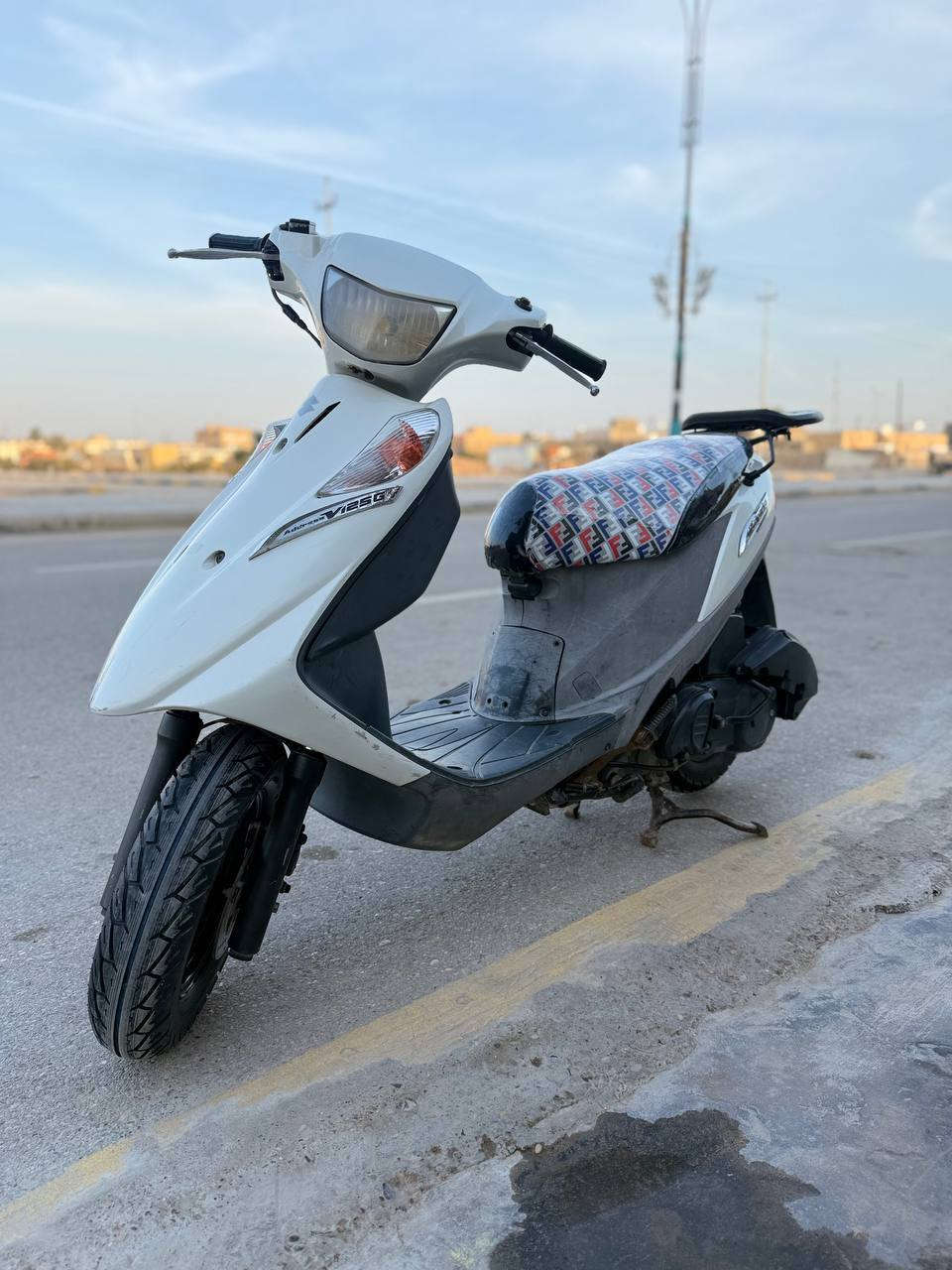 سلام عليكم ادرس قديم نوزل للبيع الدراجه نضيفه لون حليبي بلاد المكينه مفتوحه مكاني كوت طشاش سعر 650بيه مجال مكلف بل نشر ***********
