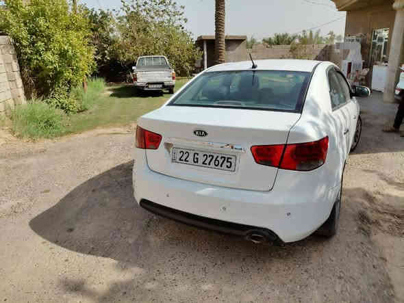 سيراتو موديل ١٢ سياره جاهزه بيهه بس قبق الصندوق صبغ والباقي كفاله محرك كير حداديه مكفوله مكان السياره بغداد 
***********
السعر 110 وبيهه مجال
