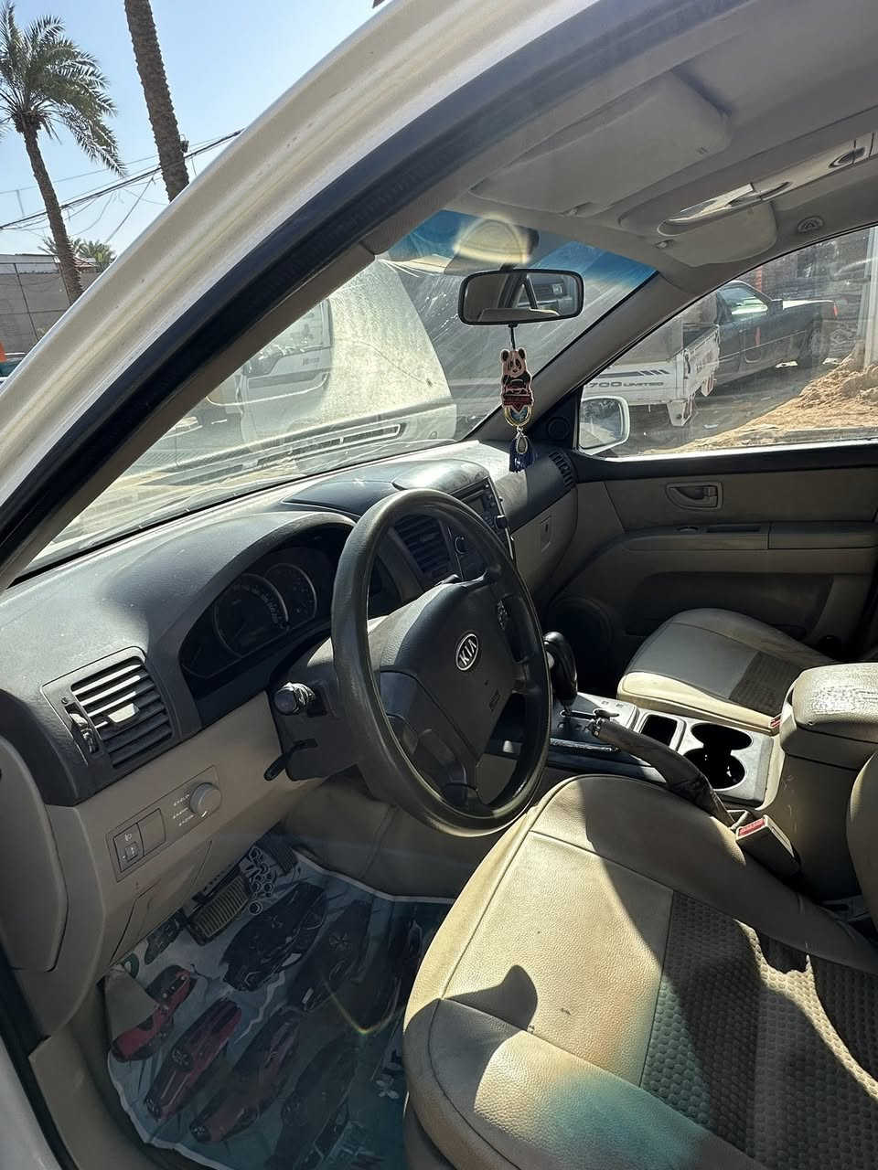 السلام عليكم 

سورنتو ٢٠٠٩ سيارة كلين نضيفه ما ينقصها شي السيارة ب اسمي

سعرها ١١٥ 

شراي تواصل ع رقم ***********
