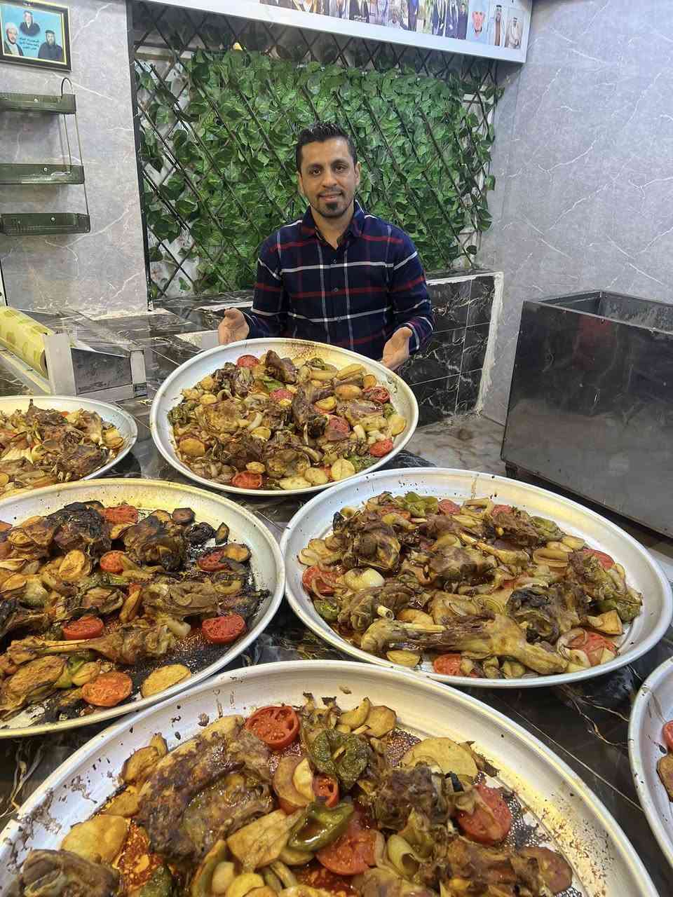 مطبخ مندي  بإدارة الحاج حسين الصفافير  مستعدون لتجهيز جميع المجالس الحسينية وجميع مناسباتكم 
ربع دجاج ع تمن+كاسة مركة+خبز عدد2+ماعون مقبلات ب ٤٠٠٠
نص دجاج ع تمن + كاستين مركة
 +خبزعدد2 +ماعون مقبلات  ب٨٠٠٠
دجاجة ع تمن +كاستين مركة+ وخبز عدد2+ ماعون مقبلات ب١٥
ماعون تمن +كاسة مركة+خبز1+ماعون مقبلات ب٢٠٠٠
سمج تكلا +ماعون تمن احمر+خبز ب٣و٥٠٠
العنوان قرب كراج واعي 
 الاستفسار
 ***********
‏‪0781 992 7755‬‏
