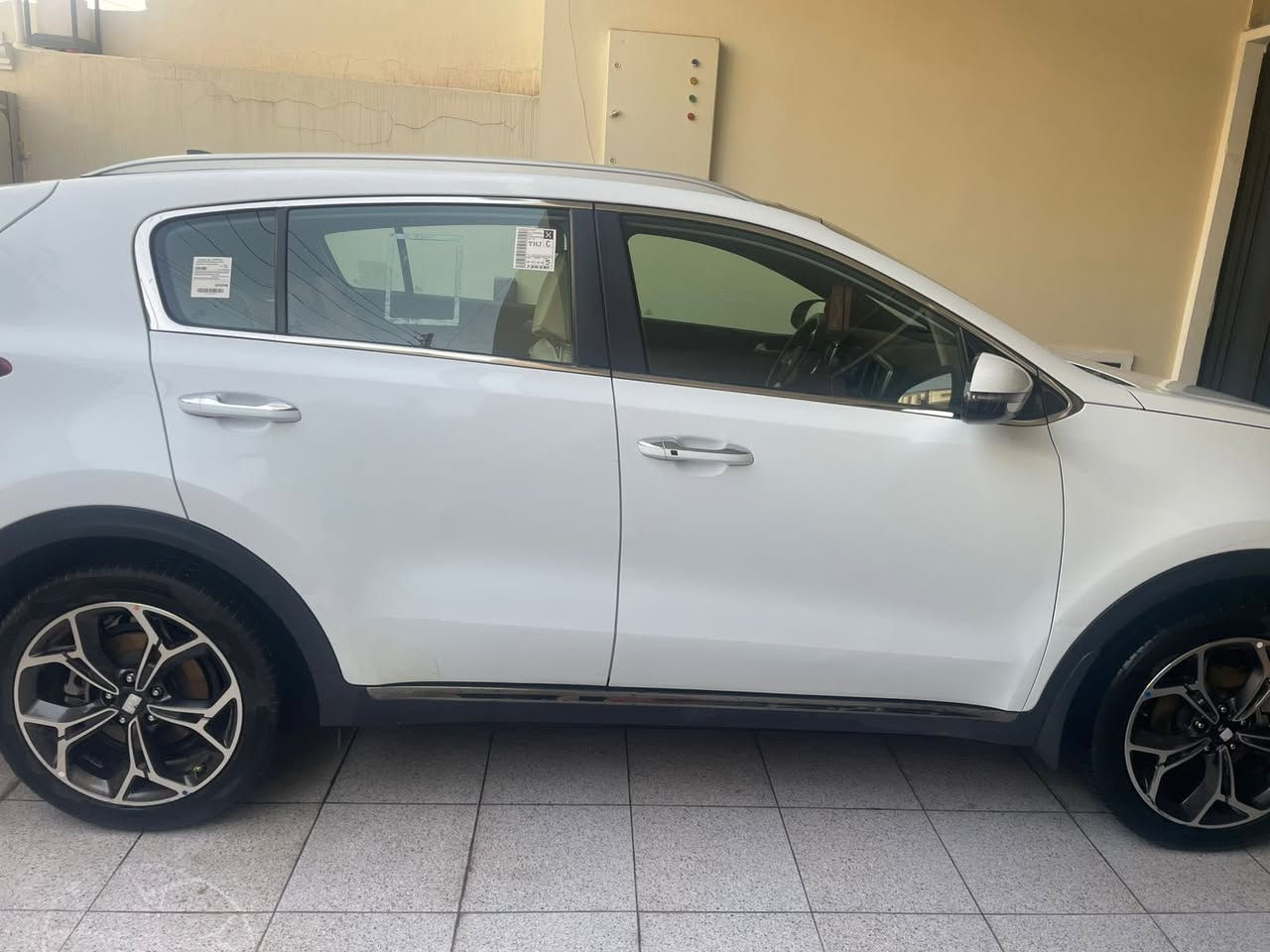 سلام عليكم
كيا سبورتج جيتي لاين 
موديل 2021
مكفولة من صبغ فقط بيها بارد بلباب الخلفي 
عكس سايق عل كد شبر
مكانها كفاءات سيدية
السعر 220$
للاستفسار ***********
