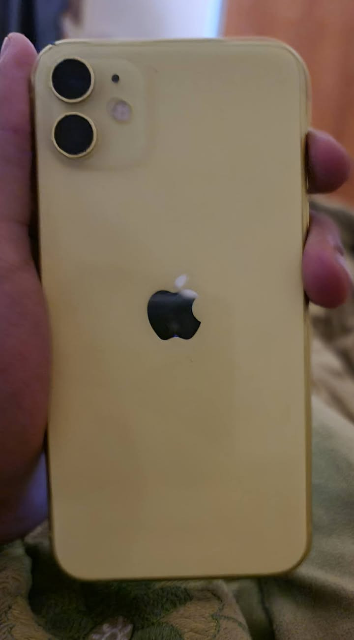 ايفون 11 عادي ذاكره 128 بطاريه 83 جهاز لوك اخو الجديد بس شاشه مبدله اصليه 3 خيارات مابيها اي عيب فيس ايدي شغال سعر 200 شراي يتصل ***********

