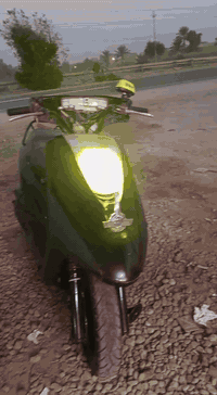 سلام عليكم دراجه بريز للبيع مفتوحه مرا وحده نكره سلف كهربايات شغاله ماعوزها بس الوجه كدام السعر225  تواصل خاص واتساب ***********
