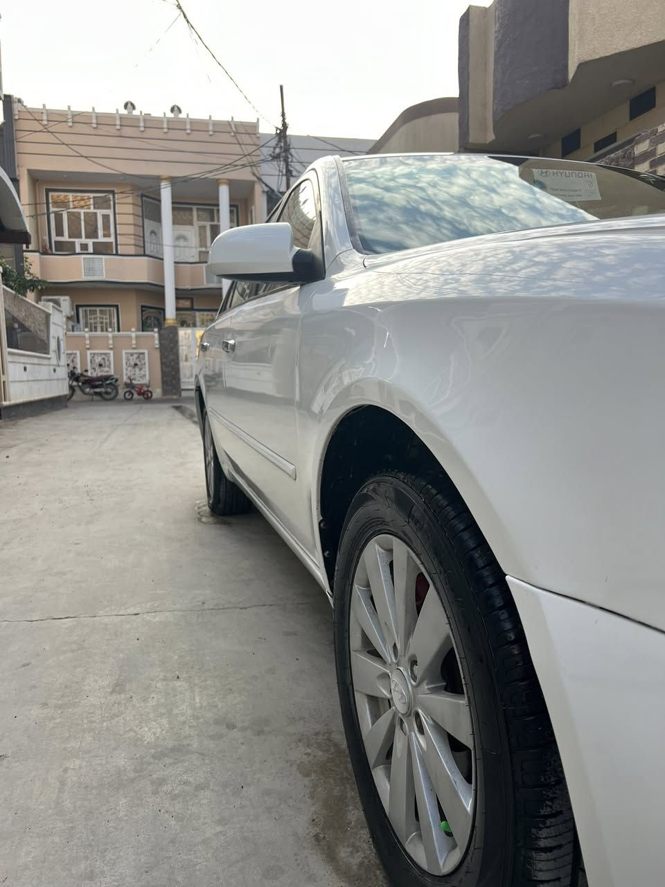 سلام عليكم 
سوناتا موديل 2009 وارد امريكي
اللون ابيض
ضرر من امريكا جاملغ خلفي بدون دواخل 
مصبوغة حزام جمالية فقط 
سيارة داخل صاج  لون بيجي 
ارضية جلد 
تحكم ستيرن 
تدفئة تبريد شغالة كهربائياتهة كلها شغالة 
تخم تاير 
صدر امامي خلفي
كير مكينة شرط الفحص 
السعر :113 وبيها مجال بسيط
العنوان : ديالى . بعقوبة 
رقم الهاتف ***********
