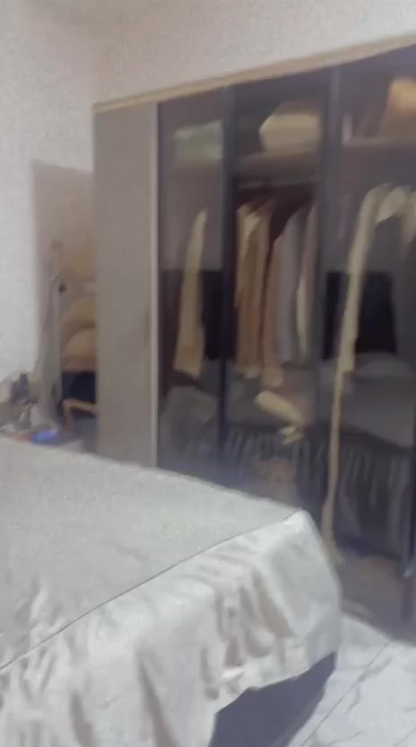 سلام عليكم غراض بيت للبيع لغرض الشيله.      كورنر3متر امريكي نظيف جداً استخدام قليل سعره 450وبي مجال بسيط. كاونتر 4متر مع السنك مرمر كوارتز داخل المنيوم وخارج HDFسعره مليون و150وبي مجال بسيط
كرسي اطفال استخدام قليل سعره25
غرفه نفر مثل ما موضح بالفديو كلش جديده اي عيب مابيها سعرها450وبيها مجال بسيط 
غرفه نوم نفرين مثل ما موضح بالفديو 8قطع جديده جدا استخدام قليل اي عيب مابيها سعرها800بيها مجال بسيط 
سرير اطفال ماخذته من بيت النونو ب180الف ابيعه ب75وبي مجال 
الاسعار بيها مجال بسيط والله شاهد. مستخدمه قليل ونظيفه مكاني بغداد التاجيات قرب الكاظميه للتواصل خاص وهذا رقم تلفون ***********
