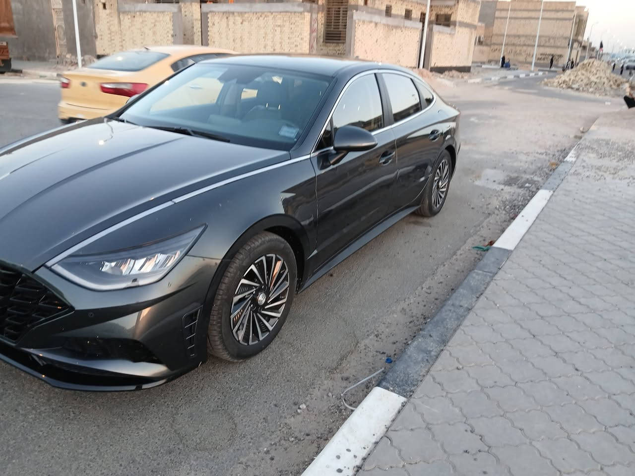 سوناتا  2023 وراد امريكي  هايبرد  بيه جاملق أمامي وباب بدون دواخل   فول مواصفات  عد البانوراما  سياره جديد مكينه كيرحداديه  رقم بصره تحويل   السعر 140 وبيه مجال قليل  للستفسار ***********
