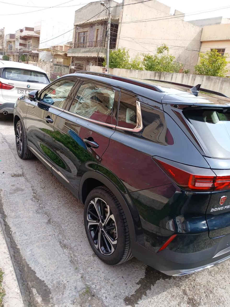 Dongfeng Huge  2024 قەپات مواسەفاتە  
رەقەمی خاوەنەکەی  19KM رۆشتیە 
لۆ زانیاری زیاتر پەیوەندی بەو ژمارەیەوە بکەن 
***********

المحرك: 1.5 لتر تيربو (Mach Power).

القوة: حوالي 197 إلى 201 حصان.
عزم الدوران: 305 نيوتن متر.
ناقل الحركة: أوتوماتيكي ذو تعشيق مزدوج (DCT) بـ 7 سرعات.
النسخة الهجينة (HEV):
المحرك: نظام هجين يجمع بين محرك 1.5 لتر تيربو وموتور كهربائي.
القوة الإجمالية: تصل إلى 245 حصان.
عزم الدوران: قوي جداً يصل إلى 540 نيوتن متر.
استهلاك الوقود: موفرة جداً، بمعدل يصل إلى 5.8 لتر لكل 100 كم. أربيل, العراق
