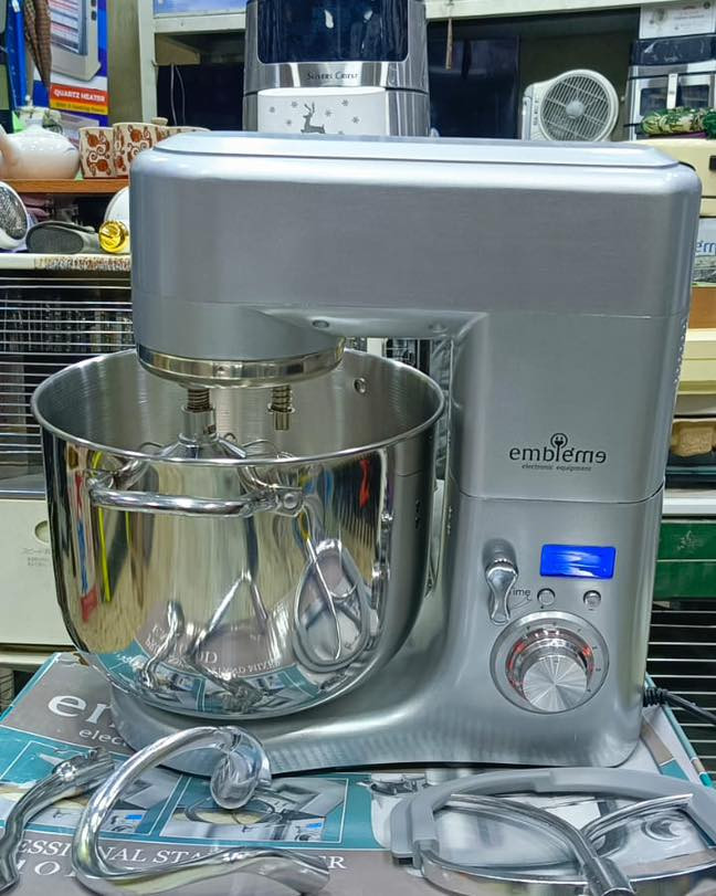 عجانه 11 لتر
٨ لتر
٦ لتر
٥ لتر
 بدي فولاذ، تجربة فريدة في عالم الطهي! 🍲✨

🔵 مميزات العجانة:

 • 💡 ماركة امبليوم الموثوقة مع ضمان سنة.
 • ⚡ بقوة 1500 واط لأداء قوي وفعال.
 • 📱 شاشة رقمية تجعل التحكم سهلاً ومباشراً.
 • 🔄 مشبك من الصلب للمتانة والاستدامة.
 • 🏗️ جسم خارجي من الفولاذ القوي للتحمل العالي.

توجد خدمه توصيل 
للحجز مراسله الصفحه او الاتصال
🌹مدينه ألعاب المدهش مجاور مطعم ابو صفاء تحت جسر العبور المعلق ***********🌸
