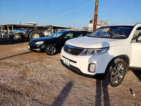 للبيع سورنتو خليجي فول عده لفتحه قطعتين صبغ  سياره مابيه نقص برغي كله جاهزه مجهزه  رقم بغداد بنفس ليوم تحويل سعر 162وبيه مجال قليل حك جيه مكانه رمادي ***********
