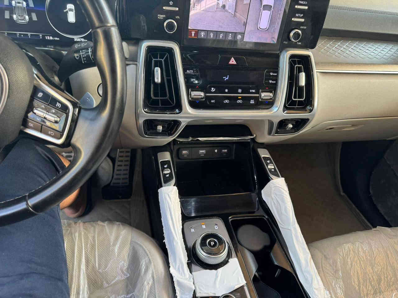 السلام عليكم  
من رخصه الادمن
كيا سورنتو 2022 خليجي ماشيه ٣٨ 
رقم بغداد الدولي
المواصفات فول  1/1 اعلى فئه 
لتجي تقارنها ب المواصفات الاقل منها 
محرك 6 V
تشغل عن بعد 
بصمه ابواب وتشغيل 
سقف بونراما 
فور ويل 
تشغيل عن بعد 
5 كامرات 
شاشه تدعم ابل كار بلي
دشبول دجتل كامره مع الاشاره 
تبريد 3 قطع 
درايف مود 4 سمارت سبورت نورمل ايكو
كشنات تدفئه تبريد 
مقاعد كهرباء 
داخل جلد اصل 
بردات ب الابواب الخلفي 
اوتو هولد
لايت 4 عدسات 
اناره ب الدشبول 7 الوان
مخرج اوكس usB 
شحن لاسنكي
صنوك ذكي 
والمواصفات الباقيه معروفه
مكان السياره بغداد الحريه 
للأستفسار 
***********
