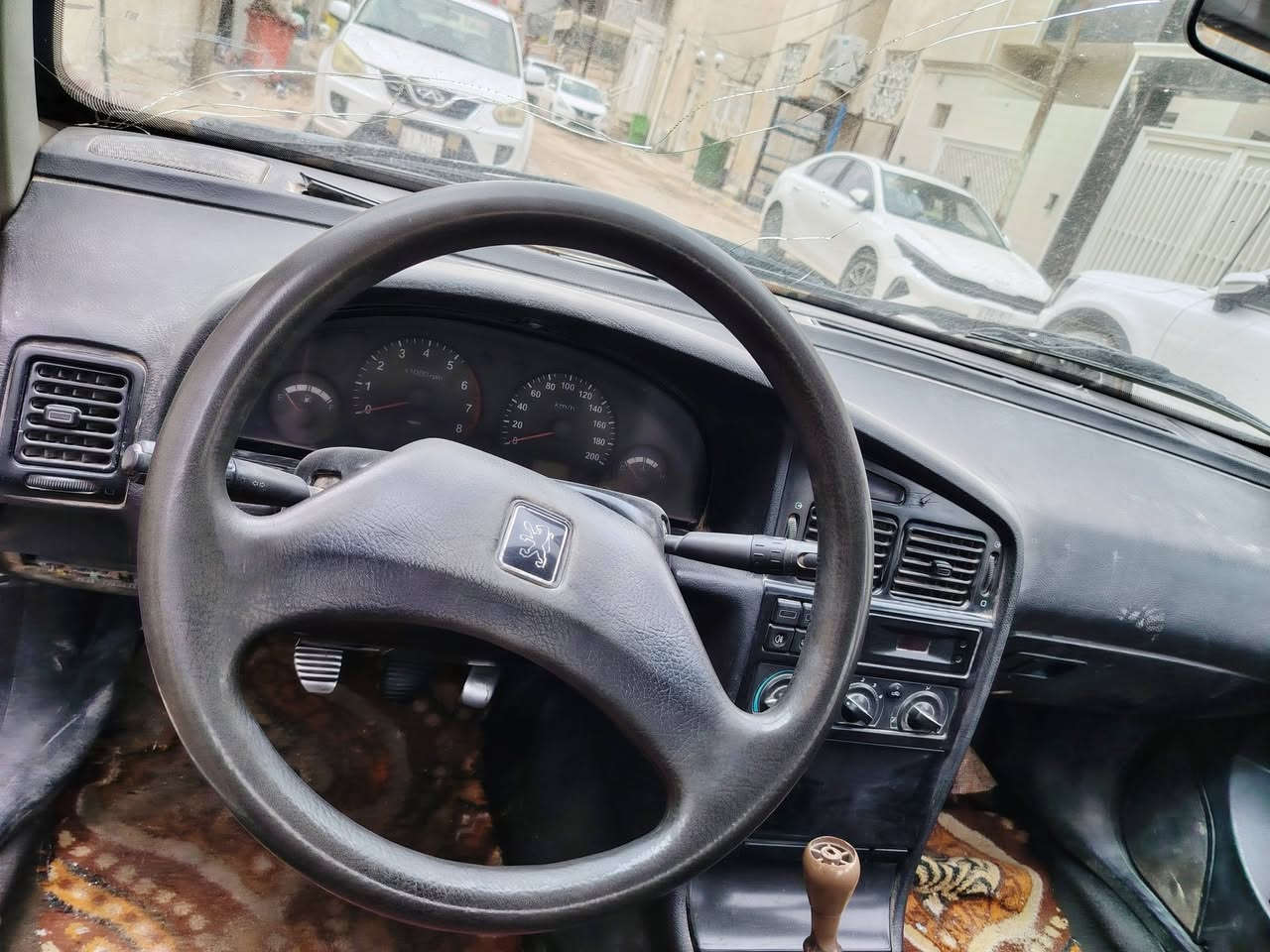 السلام عليكم عيدكم مبارك مثل ما واضح بالصورة بيجو روى للبيع كير ومحرك خير من اللة مكان نجف حي الحسين السعر 18 وبيها مجال حك الجية التواصل علة الرقم *********** والمداور ثاني يوم
