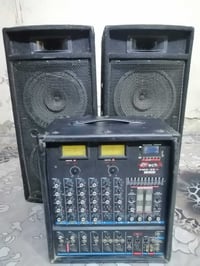 جهاز 60 60 مع سماعات السماعات بيهن عطل بيع او مراوس للتواصل مع الرقم ٠...