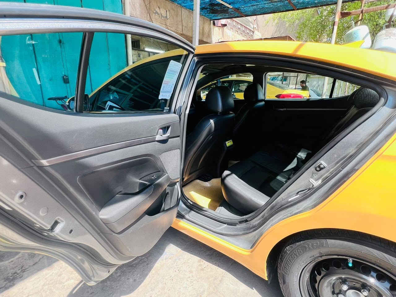 من رخصت مدير الكروب
النتره موديل ١٧ للبيع حادثها جاملغ وبنيد بالعراق جاملغ
السياره فول مواصفات ما عده الفتحه
كشنات كهرباء
بصمه + بصمه أبواب
يدات نيكل
لد خلفي
جلد
تدفئه كشنات
رادار جانبي + اشاير مري 
شاشه عطلات
شاشه جبيره
تبريد منضومه جديده
كير جديد
مكينه ما مفتوحه
تتخم تاير وصبغ وياله
صدر يرادله ترتيب
بسمي تحويل ثاني يوم مصفره هيئه وغرامات السعر ١٠٧ وبيها مجال 
مكاني بغداد البياع حي الإعلام والاتصال ***********
