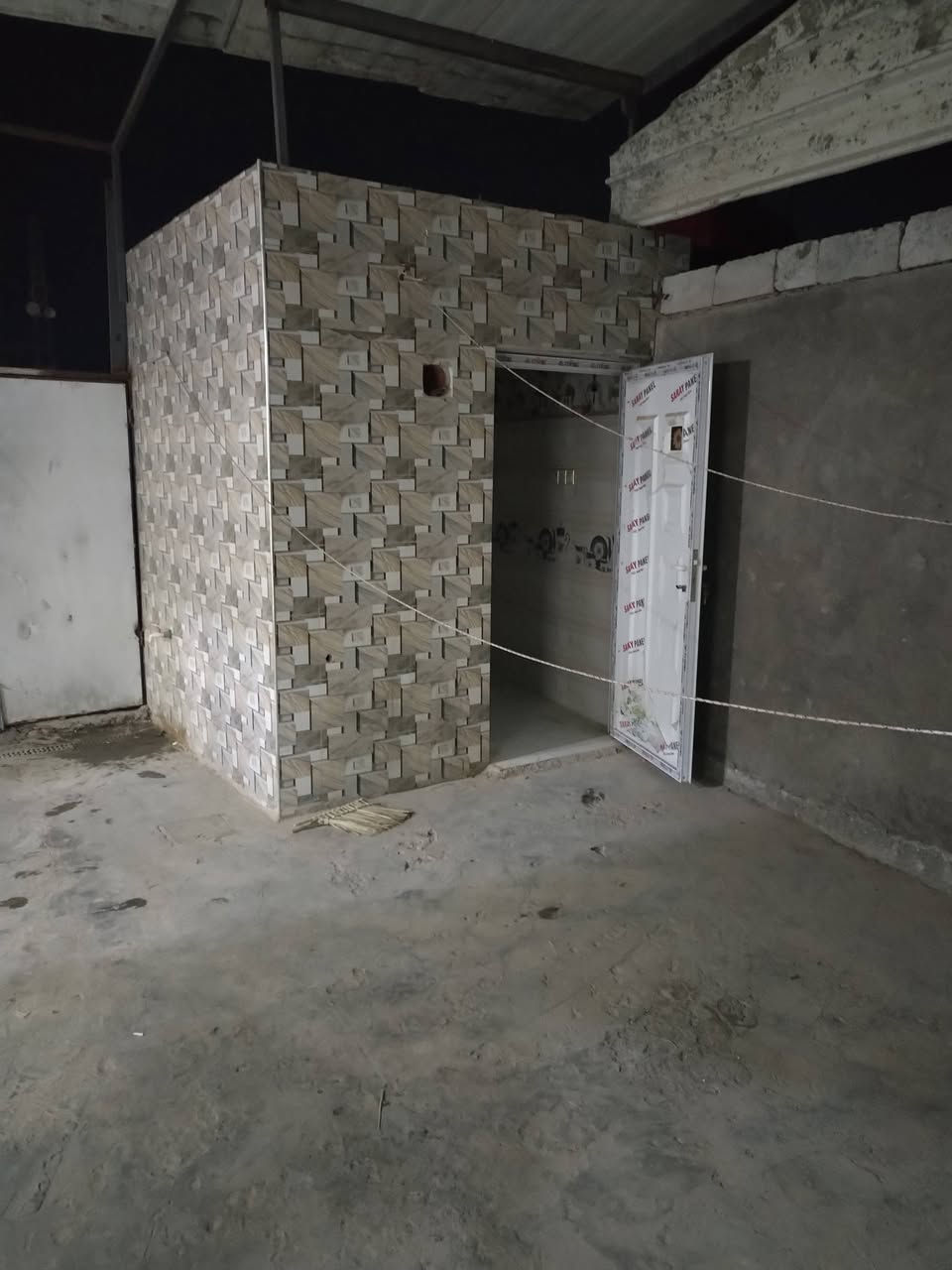 سلام عليكم
بيت اللايجار بشارع البزل يم الملعب
غرفه وبراني ومطبخ وصحيات
***********
