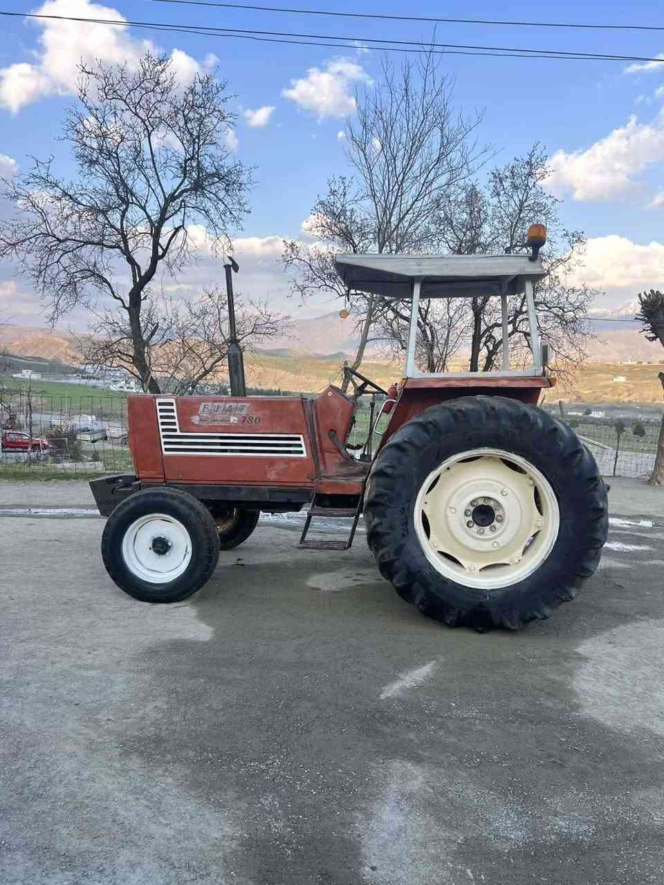 فیات البیع
مودیل 82
کتاب شریكەاصلی دیالی
محرك کیر اکسل کاردن کاروبا بشرط
مکان اربیل . سوران
***********
***********
