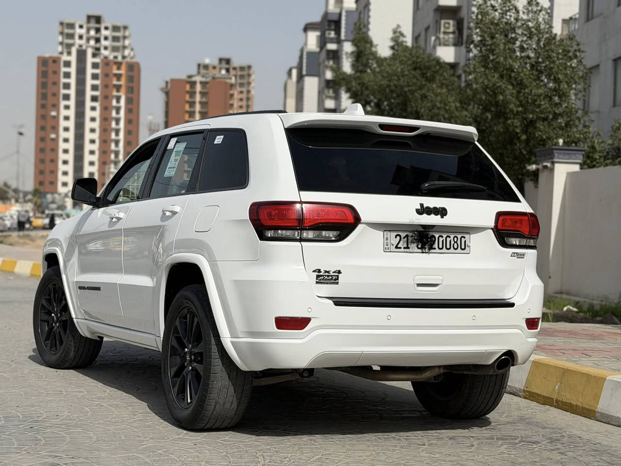 السلام وعليكم 
جيب 2017 فول لسياره 
رقم مميز 
ماشيه72
حادث كلش بسيط وخفيف وبدون دواخل 
صبغ قطعتين فقط
مكينه كير كفاله
مكينه 6v 
لموصفات؟
1-فتحه
2-بصمه
3-كشنات جلد 
4-كراسي تدفئه تبريد
5-كرسي كهرباء
6-جنطه كهرباء
السياره احلى من صور بهواي
السعر 220بيه مجال بسيط 
مكان بغداد 
الاستفسار ***********
