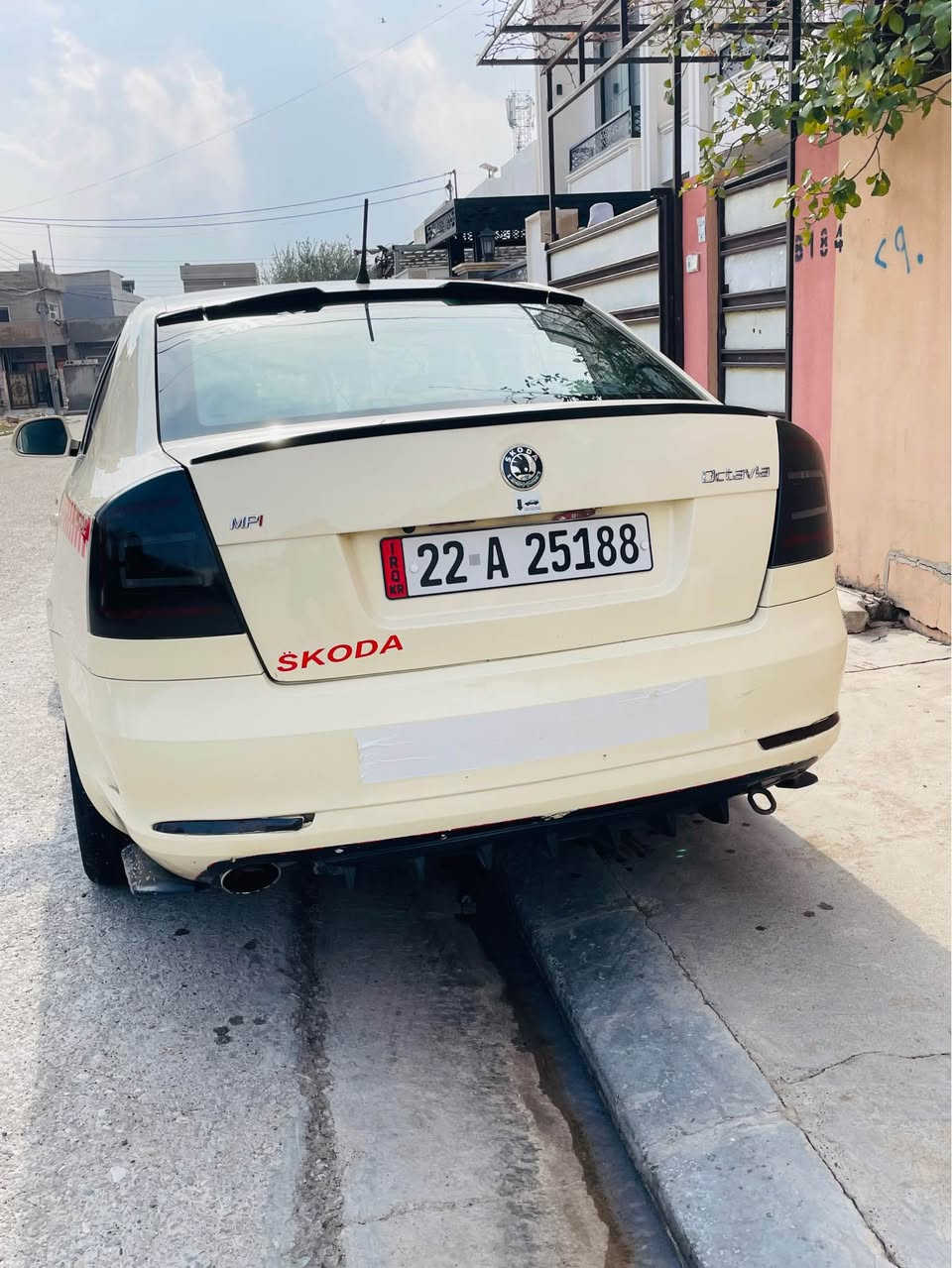 سکۆدا ئۆکتاڤیا ٢٠١٣ توماتیک مەکینە ١٦ بچوک گۆڕاوە بۆ ٢٠ جیتە فوول کەمەلیات جوانکاری چوار تایەی نوێ غازو بەنزین شاشە ئایپاد کامێرا دوو پارچەو نیو سبوغ پشتی کەپسە پێشی لای سایەق کەمەک گرتیە     ژ.م*********** أربيل, العراق
