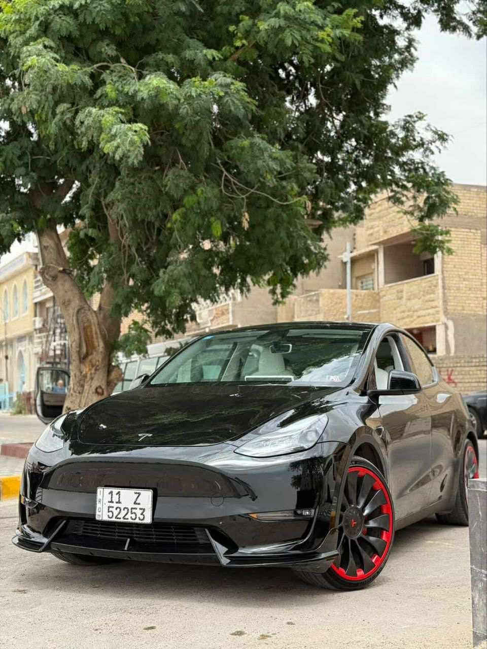 تسلا مودل Y موديل 2023 بيرفورمنس 
فول مواصفات 1/1 
480 حصان صاروخ
لون اسود داخل ابيض 
اوتو بايلوت السياره اونلاين 
مربوطه بل تطبيق فون كي 
ســعــر ✅ ::  26 الف📮

السياره داخل الضمان لتاريخ 25/7/2031 من الشركة 
(السياره عليها هواي اضافات) 
انارة داخلية متغير 64 لون 
دواخل كاربون فايبر بل كامل 
ماوس تحكم بل سياره كلها 
يدات ابواب كهرباء صندوق امامي شفط
شاشة متحرك كل الجهات 
مفعل سيم كارت (عازل جام حراري) 
بردت سقف كهرباء لد متغيره 
سماعات كروم ولد 
وبعد بيها هواي اضافات 

رقم صاحبه للتواصل:::- ***********
