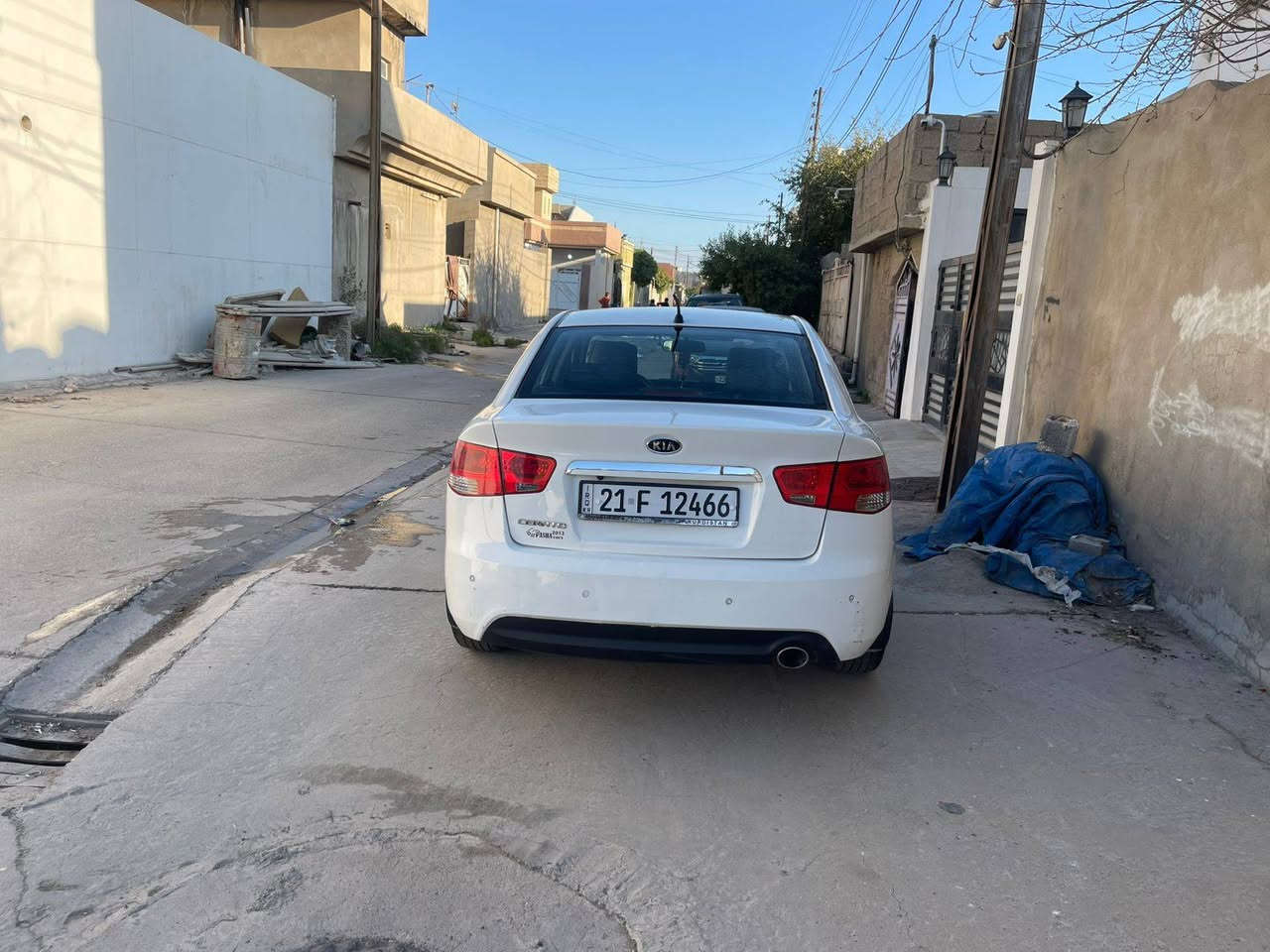 كيا سيراتو موديل ٢٠١٣
رقم سليمانية جديد لحد ٢٠٢٨١
هزة و سنوية جديدة
عندة دفتر بنزين 
مواصفات:-
محرك ١٦
ثلاث غيارات
(عادي - اوتو - وغيار استيرن) 
مراية شفط
١٢٠ الف كيلو ماشي 
سبير ما نازل
كاعي و كتلوك وسويج مال شركة كلهن موجودات
تايرات جديد،
كير و محرك شرط
الضرر  جامرلغ خلف السايق تعديل بارد 
وسخط بالدوسة جوا الباب  والباقي مكفول
عنوان السيارة :- كركوك  الحرية
السعر ١١٥    للاتصال ***********
