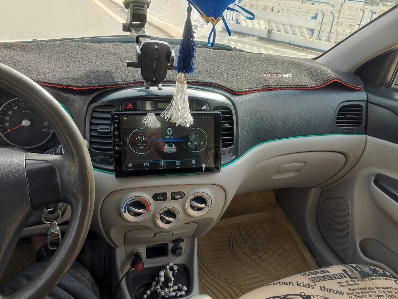 سلام عليكم  اكسنت للبيع موديل 2008 لسياره بيه جاملغ امامي فقط لباقي كله مكفول سياره محرك 1600 سياره تبريد تدفئه كامله متحط عليه ربع دينار تايرات جدد شاشه كير محرك كله مكفول مكاني الرمادي إلي يريده يراسلني عله هاذه لرقم ***********
