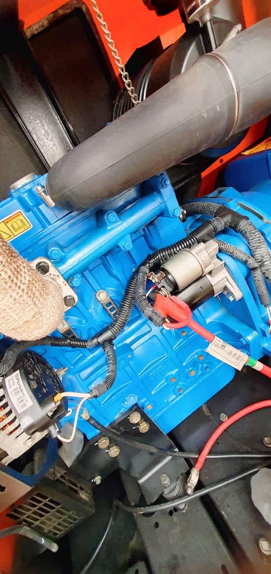 بيركنز انكليزي كاتم 4 بستم  التوليد 20 كيفي مشتغل قليل اخت الزيرو نظام برودكشن حديث اوتو مع خزان وقود 500 لتر
 العنوان بابل الشوملي للإستفسار *********** 
*********** يوجد توصيل لكافة المحافظات
