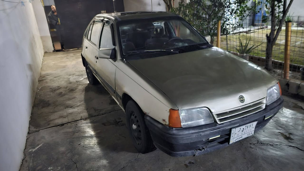 كاديت الماني للبيع سياره بل شرط محرك كير كهربائيات كله شرط تحويل مباشر دفتر بانزين  وسعرها مناسب ٢١ وبي مجال الرقم***********
