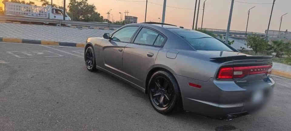 السلام عليكم 
جارجر ادوات خليجي كفالة من الكص و السرقة و العشائر فول مواصفات باتري جديد تخم تاير جديد حدادية نضيفة بشكل كهربائيات مضبوطة بشكل لايت عالي يخبل دواخل كلش نضيفة شاشة كبيرة سماعات دمام اربع بصمات تحكم و تدفئة بالمري تحكم استيرن كامل تبريد تدفئة بالكشن كفالة مكينة كير كفالة بشرط ٢٦٠ تمشي وين متريد سيارة مال جناي مكانها بالعمارة بيها ارقام فقط السعر ٧٥ وبي مجال للشراي 
***********
