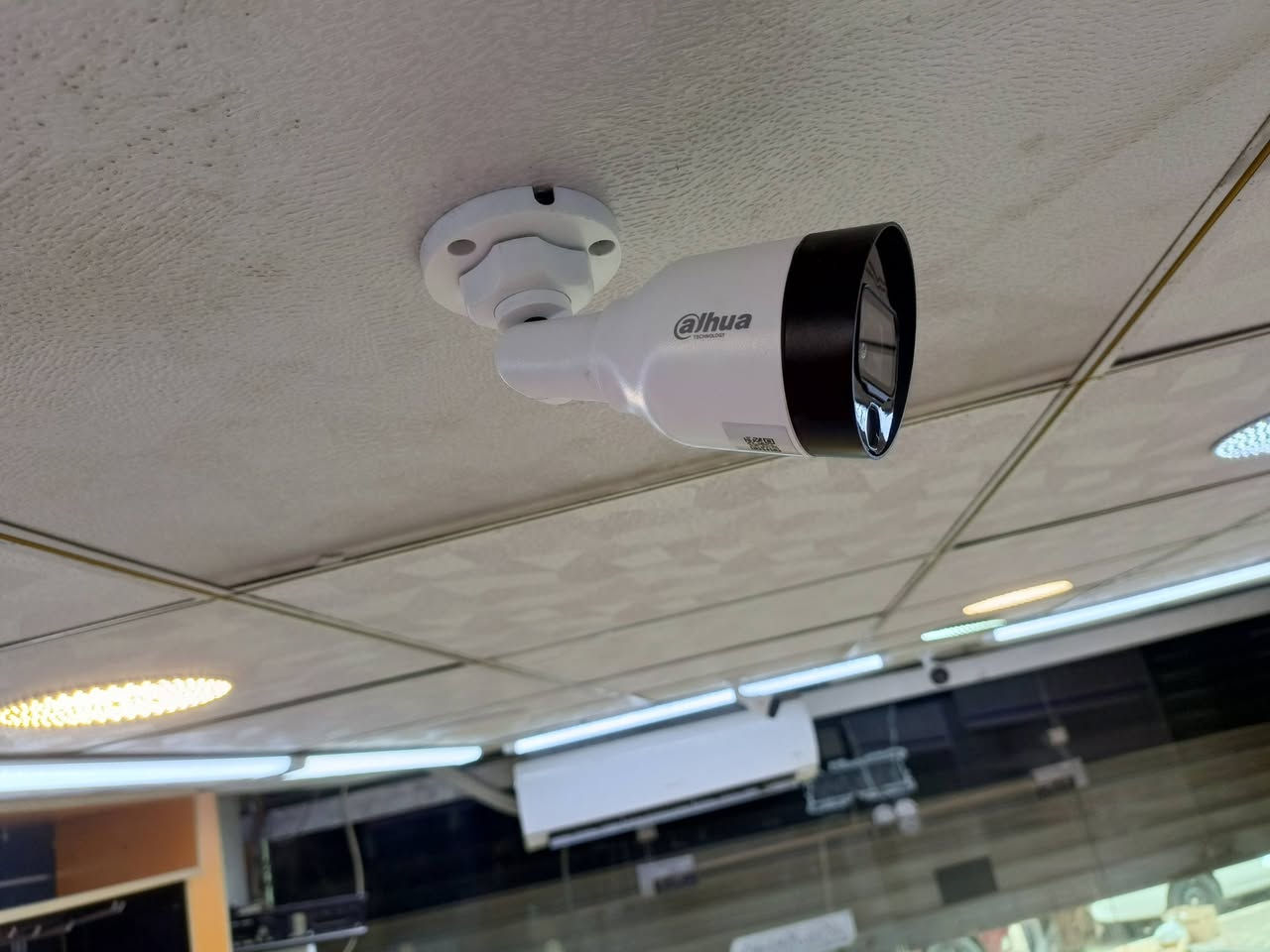 #سلام عليكم
اليوم تم تجهيز و تنصيب محل تلفونات📱  كامرات شركة داهوى ( عدد 16) 4 ميگا ملون ليلي نهاري ...
 الموقع 📌 البصرة..
***********
#مستعدين لتجهيز وتنصيب (كامرات مراقبه) 
كافة المواقع( منازل _ محلات _ شركات )
