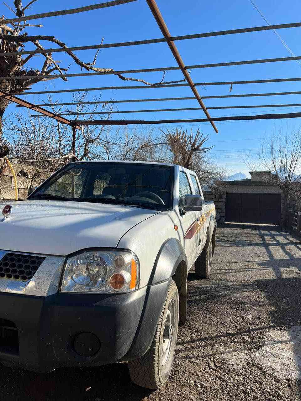 پیکاب نیسان ٢٠٠٩ بێ بۆیاغ سەنەوەی بەسەر چووە
*********** أربيل, العراق
