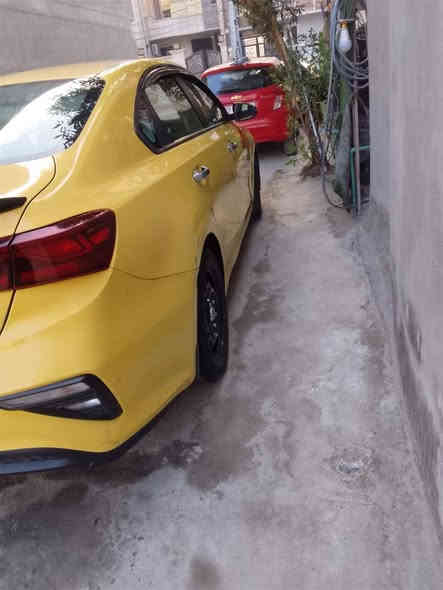 السلام عليكم 
كي فورتي للبيع موديل 2019 وارد كندي مكينه ٢٠٠٠٠ دوش حادث بالمنشور ** بدون أيرباك ** كيره At **رقم بغداد  
سياره جاهز صدر تايرات تبريد تدفئه 
مواصفات سياره ..        (( مكان سياره الدوره حي اسيا))
 تحكم ستيرن تدفئه بلكشنات رادر أمامي اشاير بلمري 
السعر 130 وبيه مجال رقمي ***********
