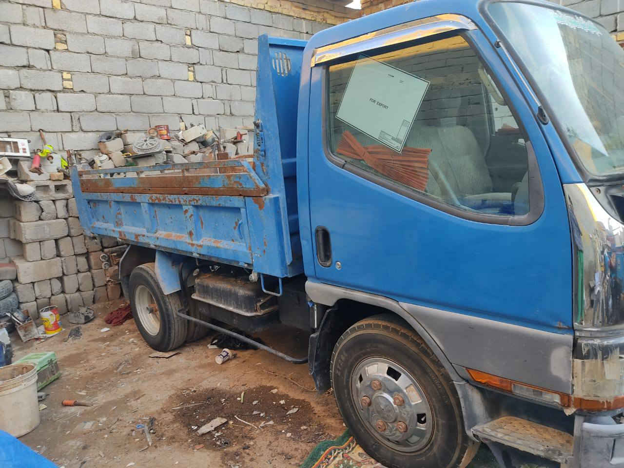 سلام عليكم
كنتر بزون قلاب معلاية 
مكينه وكير جديدة 
حدادية وتايرات جديدة
رقم كربلاء صدامي
***********
