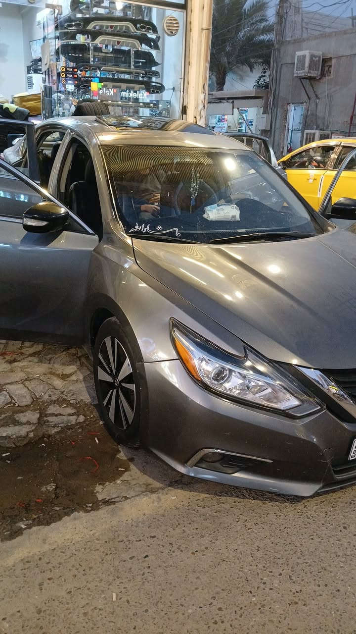 نيسان التيما موديل 17رقم شمالي الجديد 
سنويه هزه جديده نهايت 2030سياره فول مواصفات 
فئه SLبصمه تشغيل عن بعد بصمه ابواب 
فتحه. فوول 
استفسار اكثر 
***********
