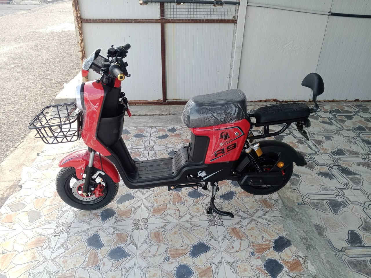 للبيع شد جديد كارتونه
السعر 625 بي مجال 
***********
