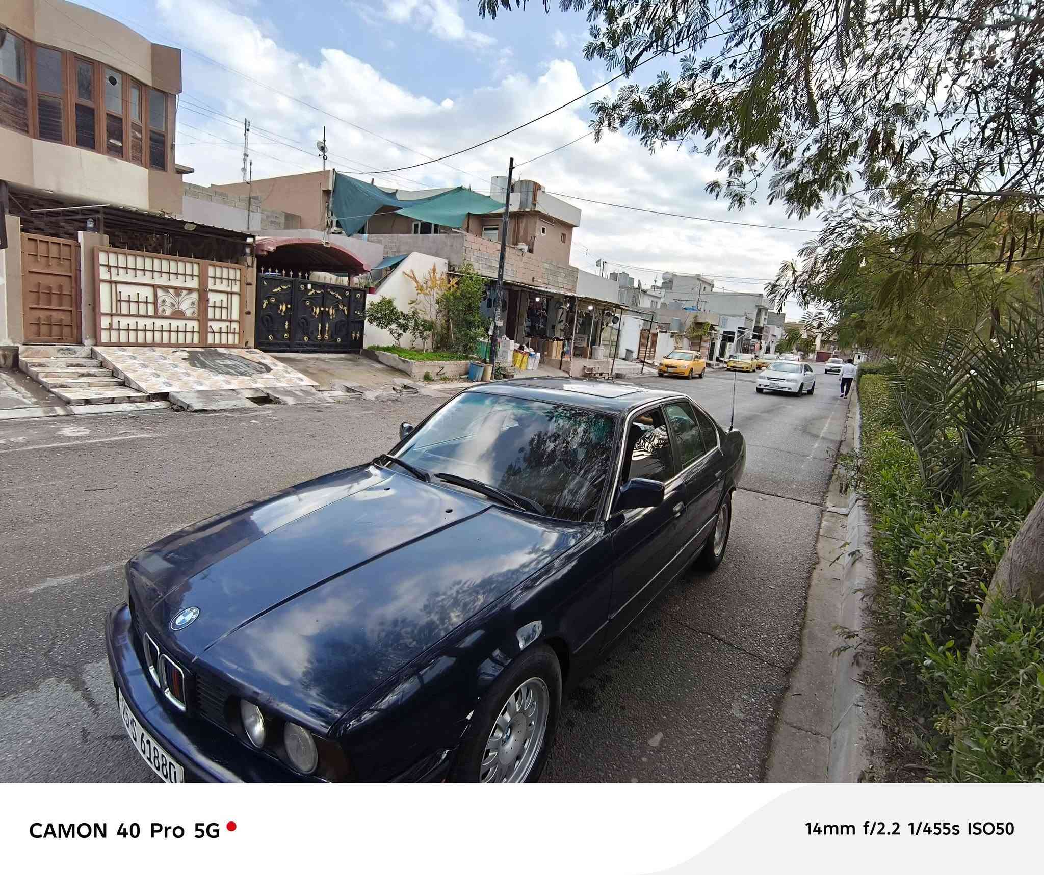 للبيع BMW حجم 525 أصل وفصل محرك مسكر كير أوتوماتيك سقف سلايت جامات كلها كهرباء كهربيات كلها شغاله
رقم كركوك سنويه عضم عاج مشروع وطني لل2027 بشرط الوكالة وتحويل ولغرامات  صدر أمامي وخلفي جديد تخم تاير ويل كروم مسجل وسيتم سمعات فول سياره حلوه وجديده مال بيت ومال جني سعرها 55وبيها مجال قليل عنواني كركوك *********** بيع سريع وستعجل
