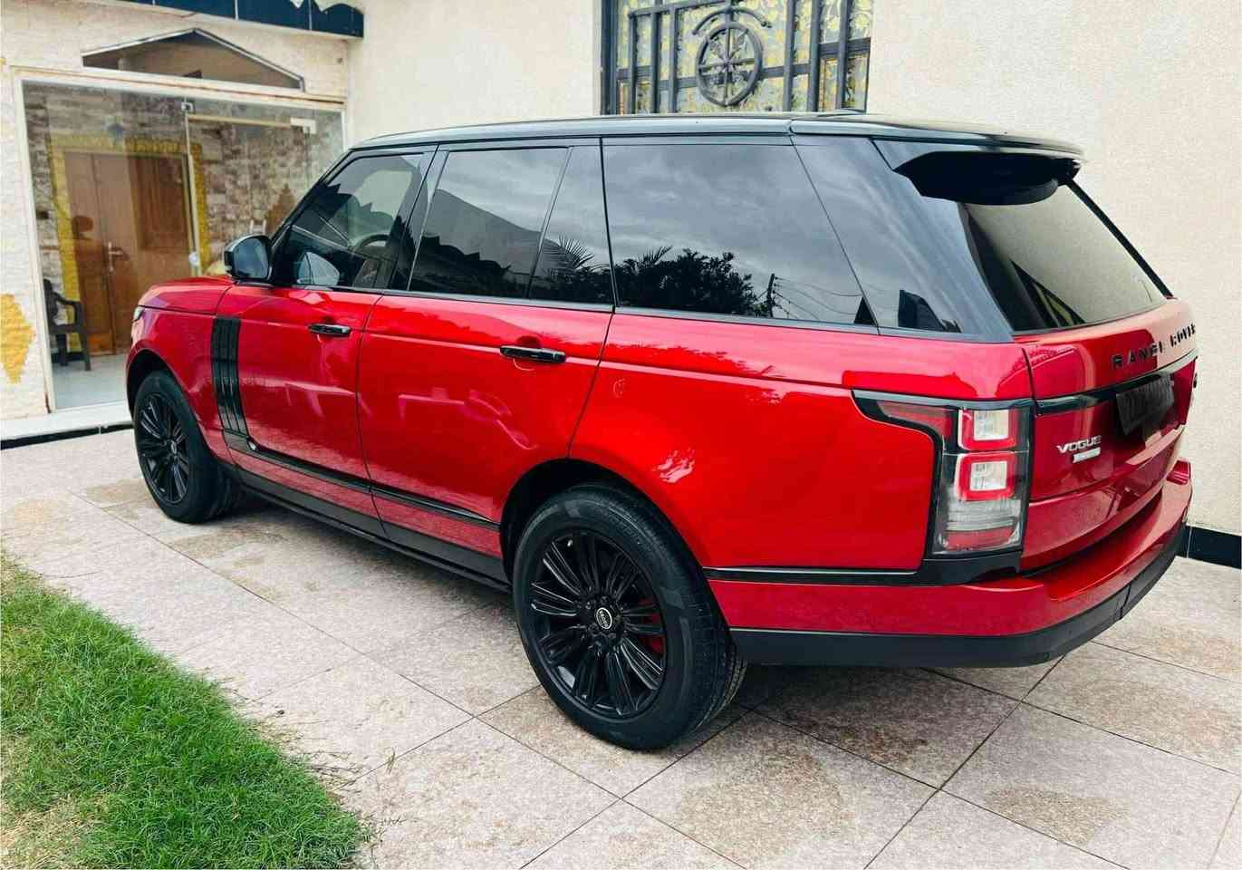 رانج روفر موديل 2013  محرك  جديد ديزززززل 8 سلندر
ماشيه 100 الف  

السيارة جداً نظيفة 

العنوان البصرة 
***********
