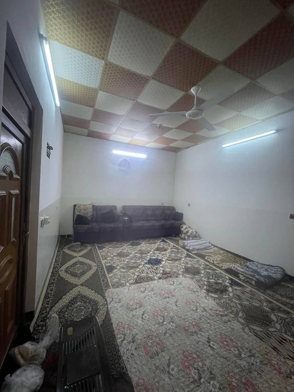 بیع مستعجل جدآ 
#دارللبیع مساحة 200متر 
#فول سيراميك بناء حدث 
#مكونات (غرفتين نوم 🛌 استقبال و مطبخ و صحيات و كراج سيارة 🚘 )
#فول خدمات
#الموقع دروازة
#فرع  روزانه بازار
#سعر فقط 60ملیون
#استفسار
*********** واتساب📲
***********
_____________________
خانوو بۆ فڕۆشتن 200مەتر 
فول کاشی و بینایی نوێیە
پێک هاتووە لە (دوو ژووری نووستن )
فول خزمەت گوزاریە
شوێن دروازة
فەرعی ڕۆژانە بازاڕ
نرخ تەنها 60ملیون
*********** واتساب📲
***********
