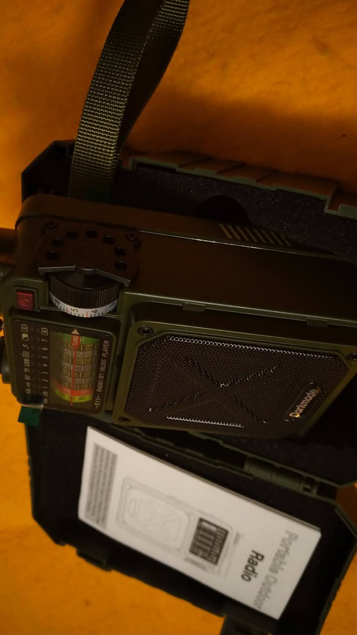 راديو  متعدد موجات ماركة معروفة . سحب جدا قوي يدعم شحن طاقة شمسيه وتايبسي ويدوي . يعتبر بور بنك لشحن الأجهزة لايت مدمج مع بوصلة وجهاز انذار وبلوتوث وسائط.  غير مستخدم كامل ملحقات توصيل متوفر تواصل خاص


**إذا كنت صاحب هذا الإعلان وتريد حذفه لأي سبب، رجاءا أرسل رسالة إلى الدعم الفني**