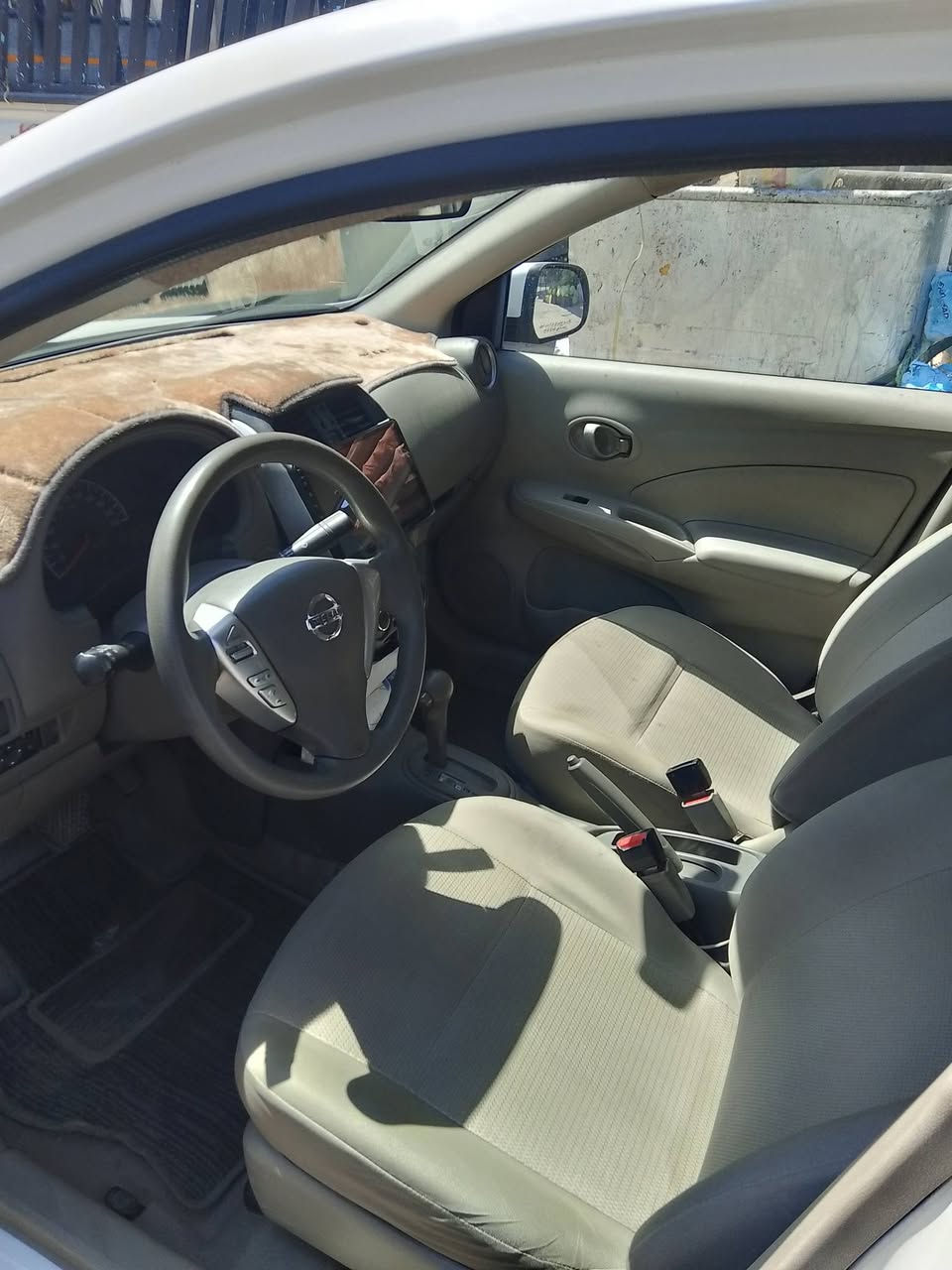 نيسان سني هندي 22اربيل ماشيه 139 بيها بارد باب سائق وبيها بارد براس جاملغ اليسرى مكينة كير تبريد كهربائيات كاملة صدر جديد  
مكانها بغداد الجديدة 
للاستفسار ***********
السعر 103 وبيها مجال
