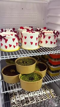 عيد الحب على ابواب نجهز لكم جميع انواع الكيك ولجميع المناسبات وبأسعار ...