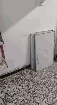 عندي لافته مكتبه اريد ابيعها اعلان ضوئي مع مستلزمات مدرسيه بسعر جمله ا...