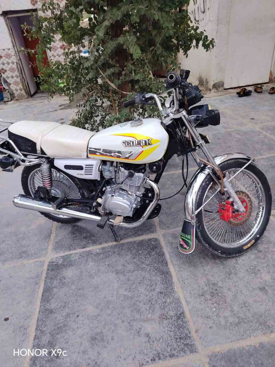 سلام عليكم دراجه اللبيع موديل 23 نضيفه وحلوه اوراق كامله مكان العماره الطبر اليريده يتصل خاص ماجاوب ***********
