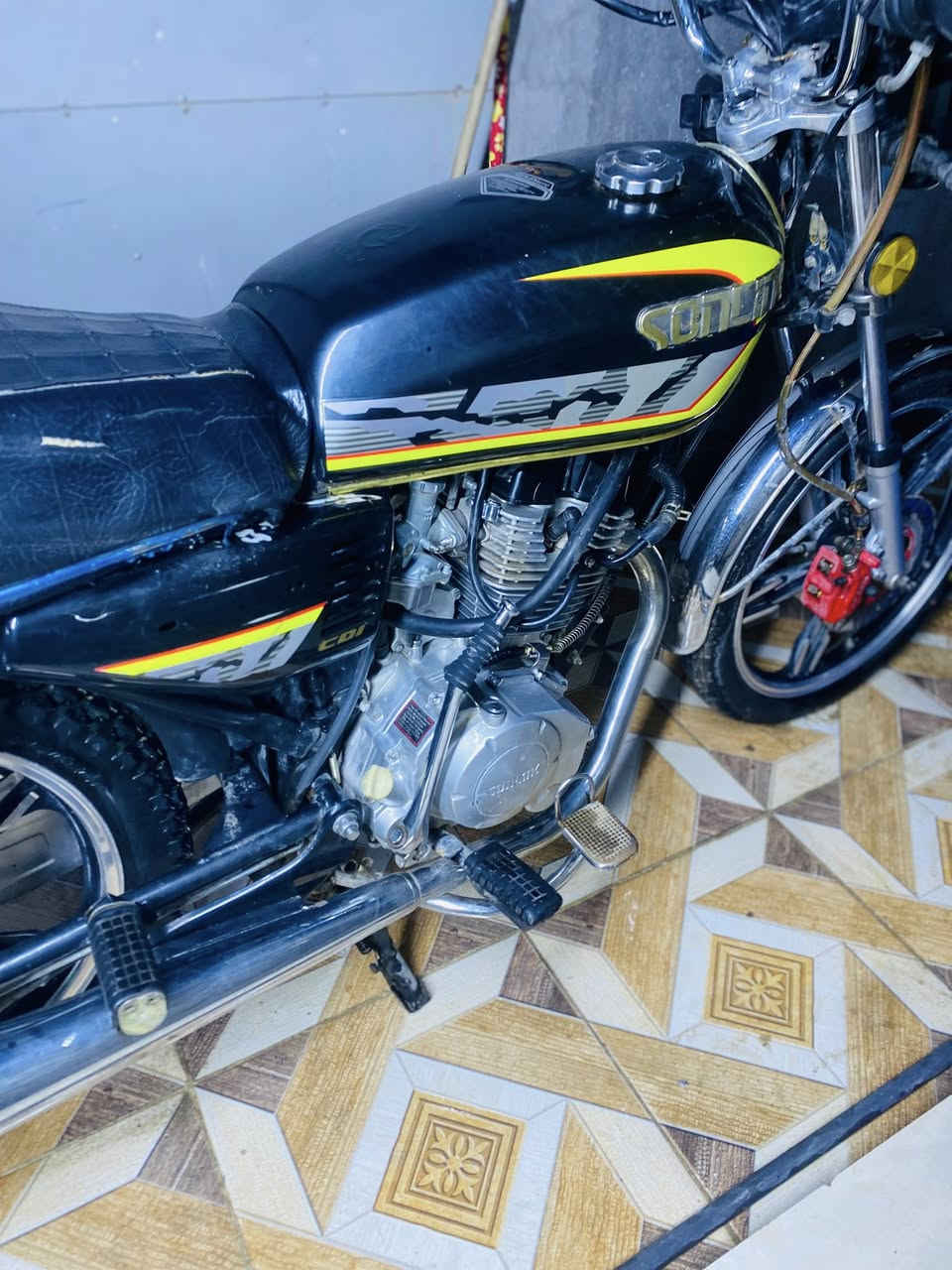 دراجه سونك للبيع موديل 24اوراق كامله السعر 750 وبيها مجال الرقم ***********
