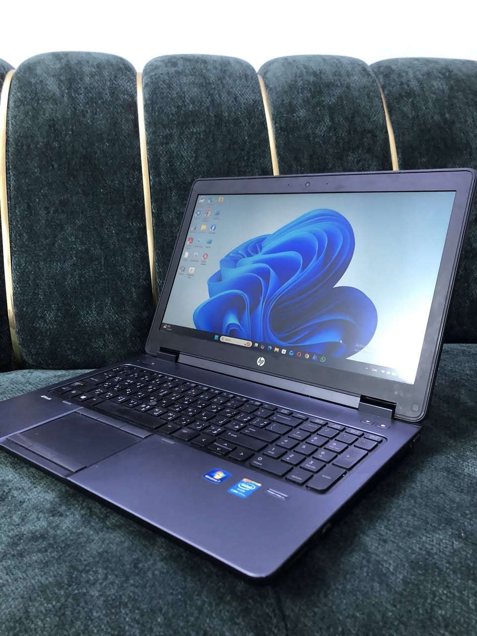 السلام عليكم حاسبه  hp zbook ويندوز 11 برو  مداخله تصليح نهائيا
ذاكرة :256✅
رامات :8 ✅ 
2 كرت شاشه داخلي وخارجي مجموع 4 جيجا ✅
بطاريه ممتازه 
شاشه بحجم كبير 
معالج intel core i7 vpro من الجيل الرابع 
كيبورد عربي انكليزي بصمه اصبع 
والحاسبه بيها برنامج وورد 
وبيها مواصفات اكثر بعد 
للاستفسار /***********
