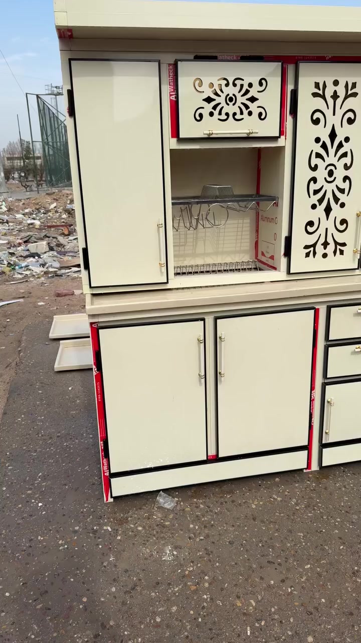 كاونتر مترين ونص وسنك مرمر كاونتر مرمر مبطن وجهين بوري صيني وليس يراني مكان بصره موجود توصيل مجاني داخل ابصره *********** ليريد ستبادل عادي كاونتر مستعمل قليل كلش
