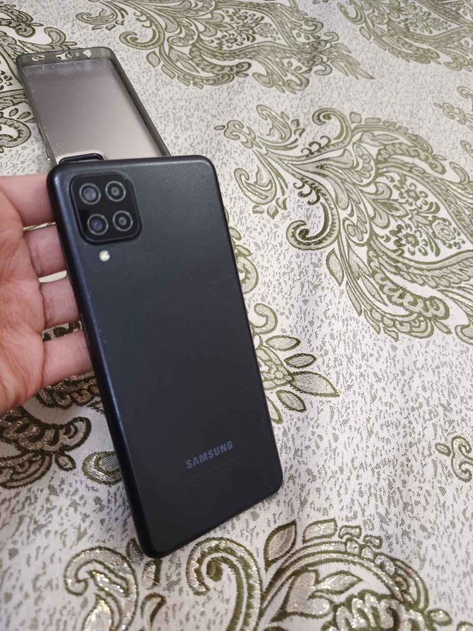 سلام عليكم 
A12 
ذاكرة 64 
جهاز نضيف مملعوب بي مرتب يفيدك تصفح بالاستخدام العادي 
ملحقات كارتون وشاحنة 
السعر 100 وبي مجال بسيط 
عنوان بغداد المدائن 
متواجد خاص او اتصال ***********. بغداد, العراق
