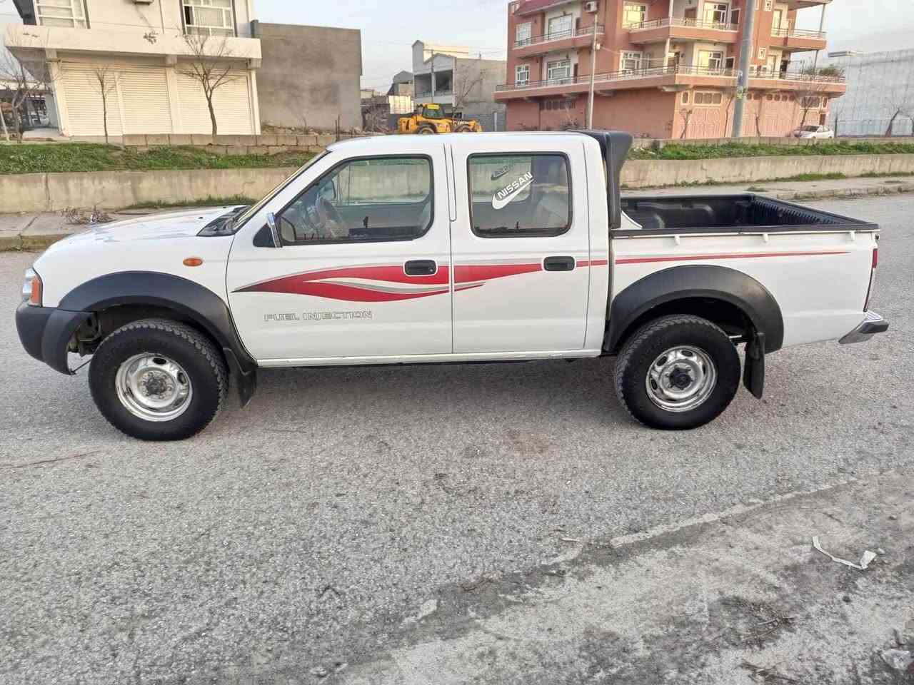 نیسان پیکاب یابانی ٢٠١٠  
نمونە لە جوانیو خاوێنی سەیارەکە زۆر توندوتۆلو بێکێشەیە یەک دینار مەسرەفی تێدانیە ماڵی دۆستە گێڕو مەکینەی نەکراوەتەو بەشەرت ئەکسلو دەبڵگێڕو گشت گیانی بەشەرت نەکراوەتەوە سەیرەکە هەموو گیانی لەسەر دەقی شەریکە ماوەتەوە  بەناوی خۆمەو سەنەوی بەسەر چوە ڕەسمی سۆ نەرەکەیم داناوە 
*********** بشدار, السليمانية
