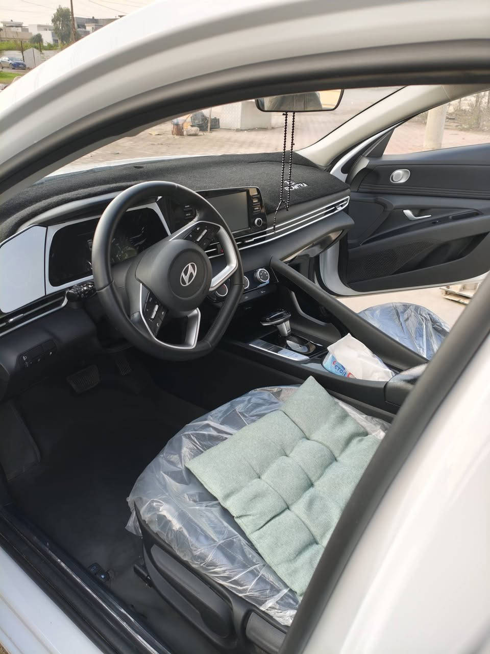 السلام عليكم النترا 25 اربيل ماشيه 28 الف مكفوله السياره بسمي ومعرفة مواصفاته فول مكاني  بغداد الكرخ للبيع السعر 148 للاستفسار ***********
